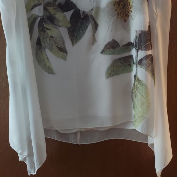 White/Floral lined blouse - Picture 3 of 3